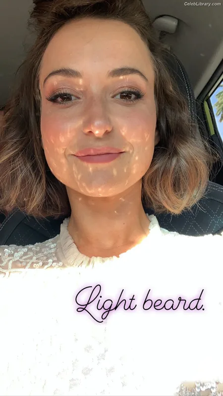 Milana Vayntrub photo 5 of 894