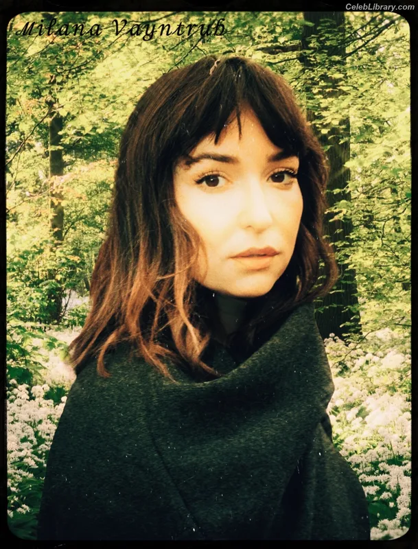 Milana Vayntrub photo 16 of 894