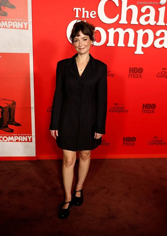 Milana Vayntrub photo 23 of 894