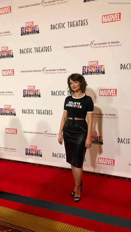 Milana Vayntrub photo 15 of 894