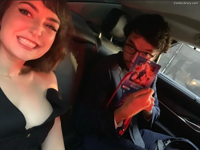 Milana Vayntrub photo 19 of 894
