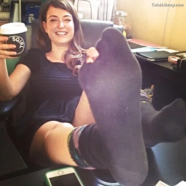Milana Vayntrub photo 23 of 894