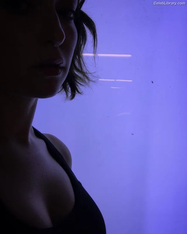 Milana Vayntrub photo 20 of 894