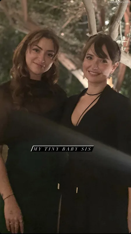 Milana Vayntrub photo 21 of 894