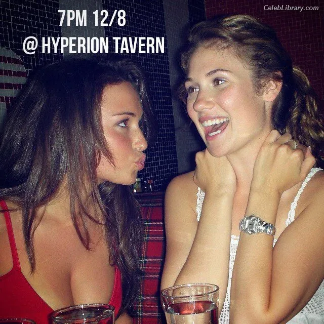 Milana Vayntrub photo 22 of 894
