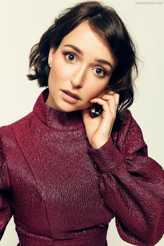 Milana Vayntrub photo 23 of 894