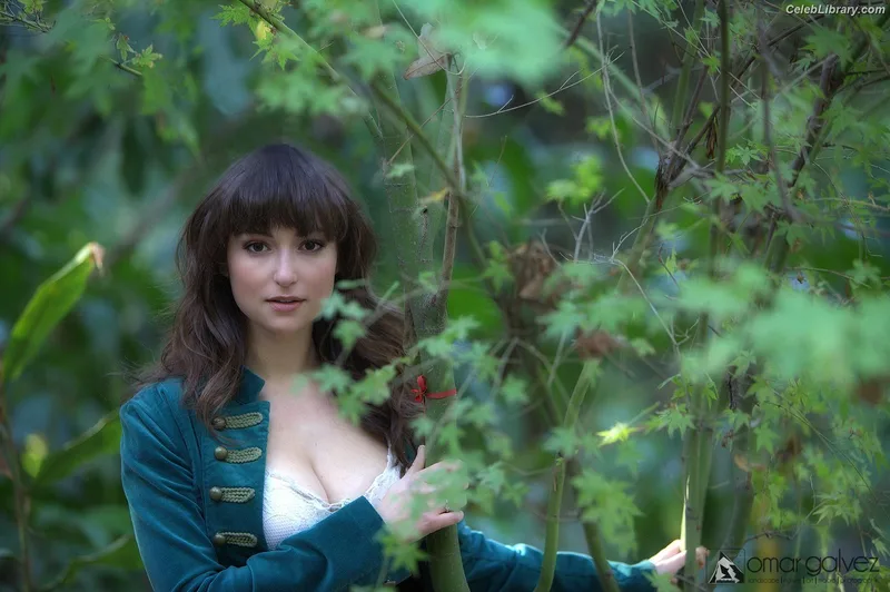 Milana Vayntrub photo 3 of 894