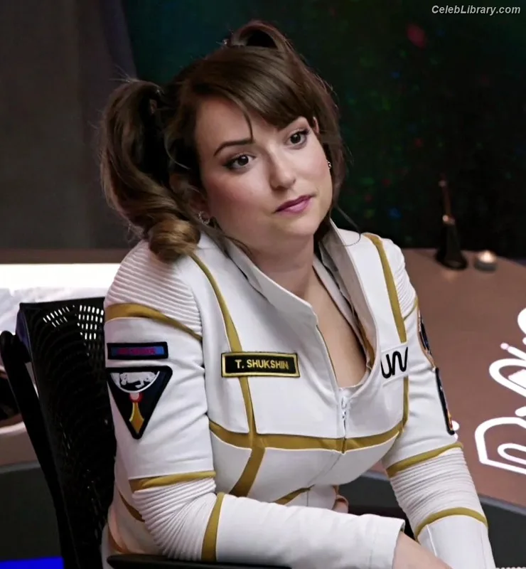 Milana Vayntrub photo 16 of 894