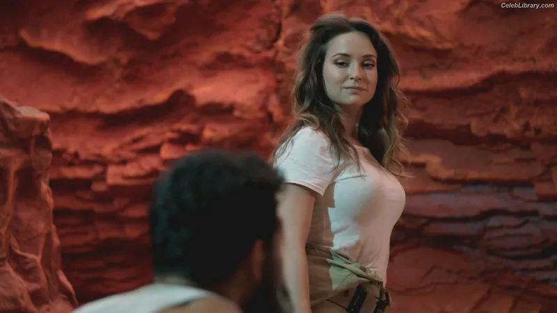 Milana Vayntrub photo 24 of 894