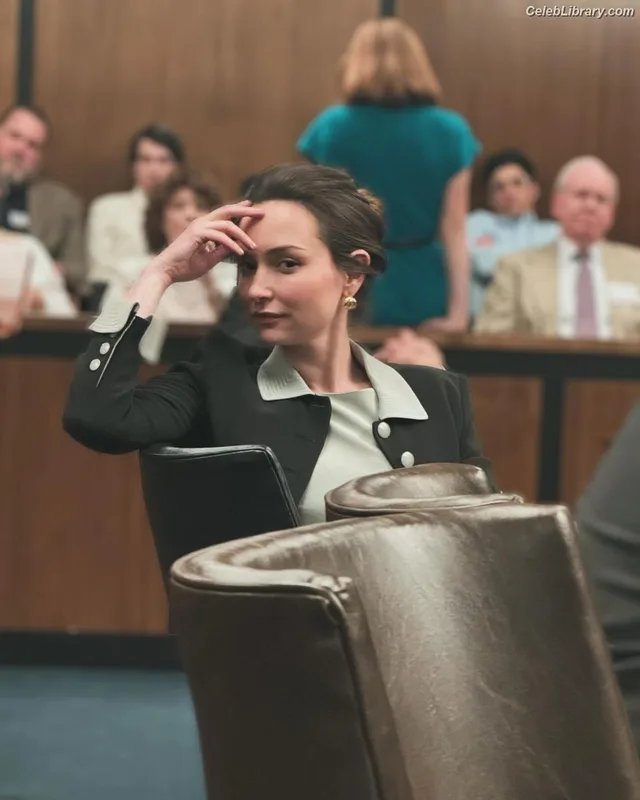 Milana Vayntrub photo 5 of 894