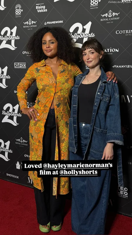 Milana Vayntrub photo 13 of 894