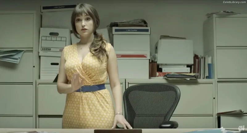 Milana Vayntrub photo 20 of 894