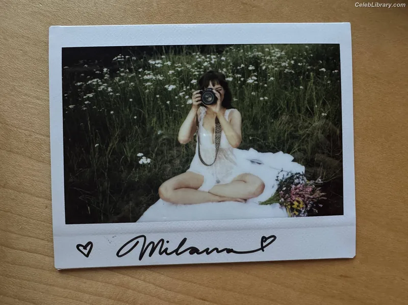 Milana Vayntrub photo 5 of 894