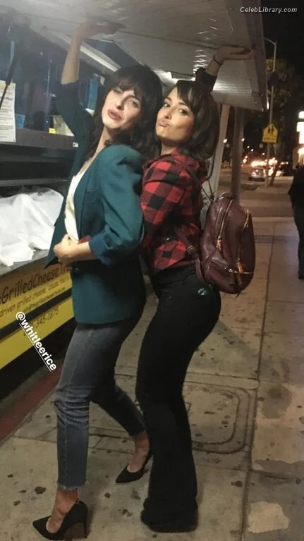 Milana Vayntrub photo 11 of 894