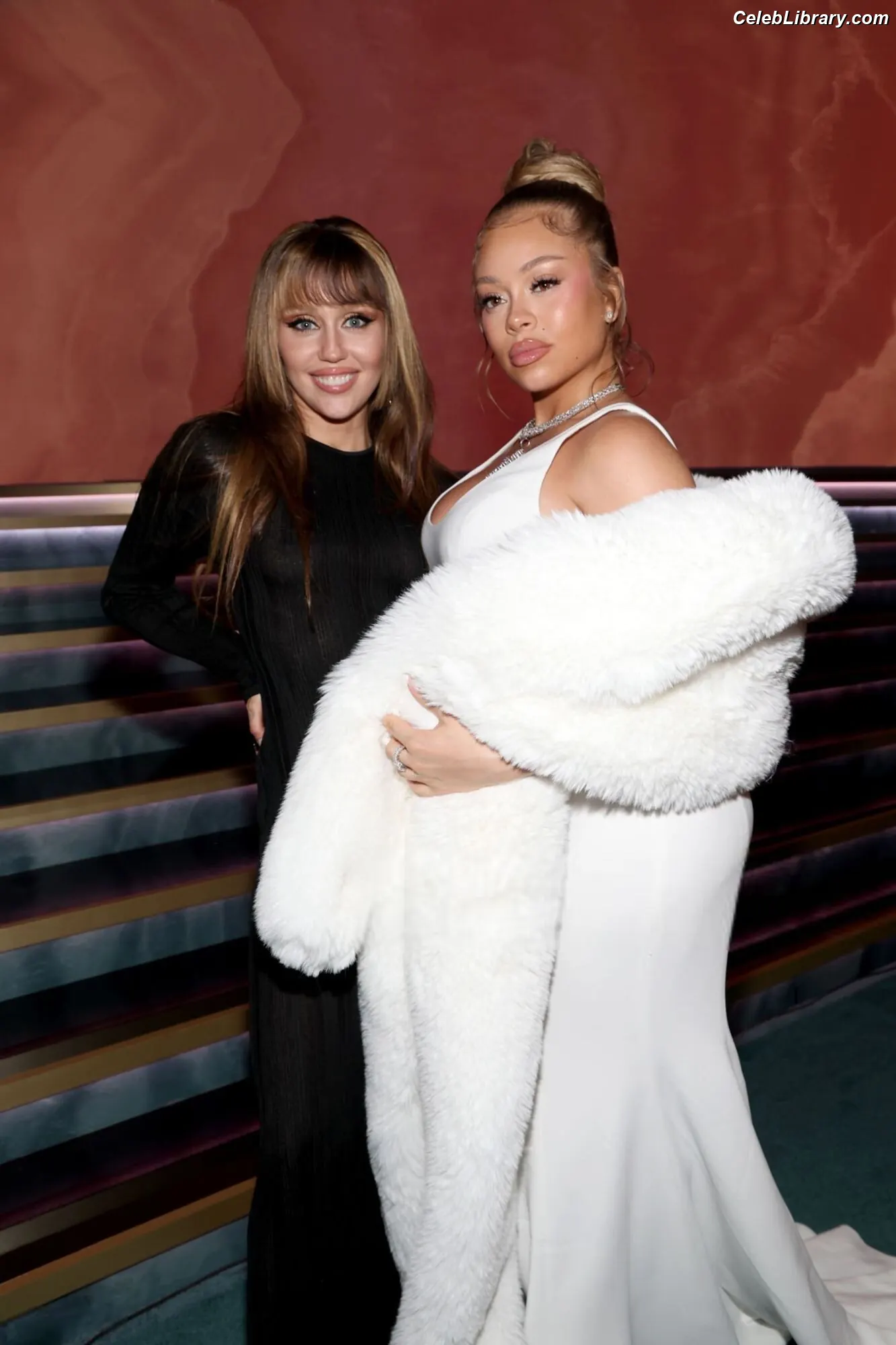 Miley Cyrus photo 22 of 2367