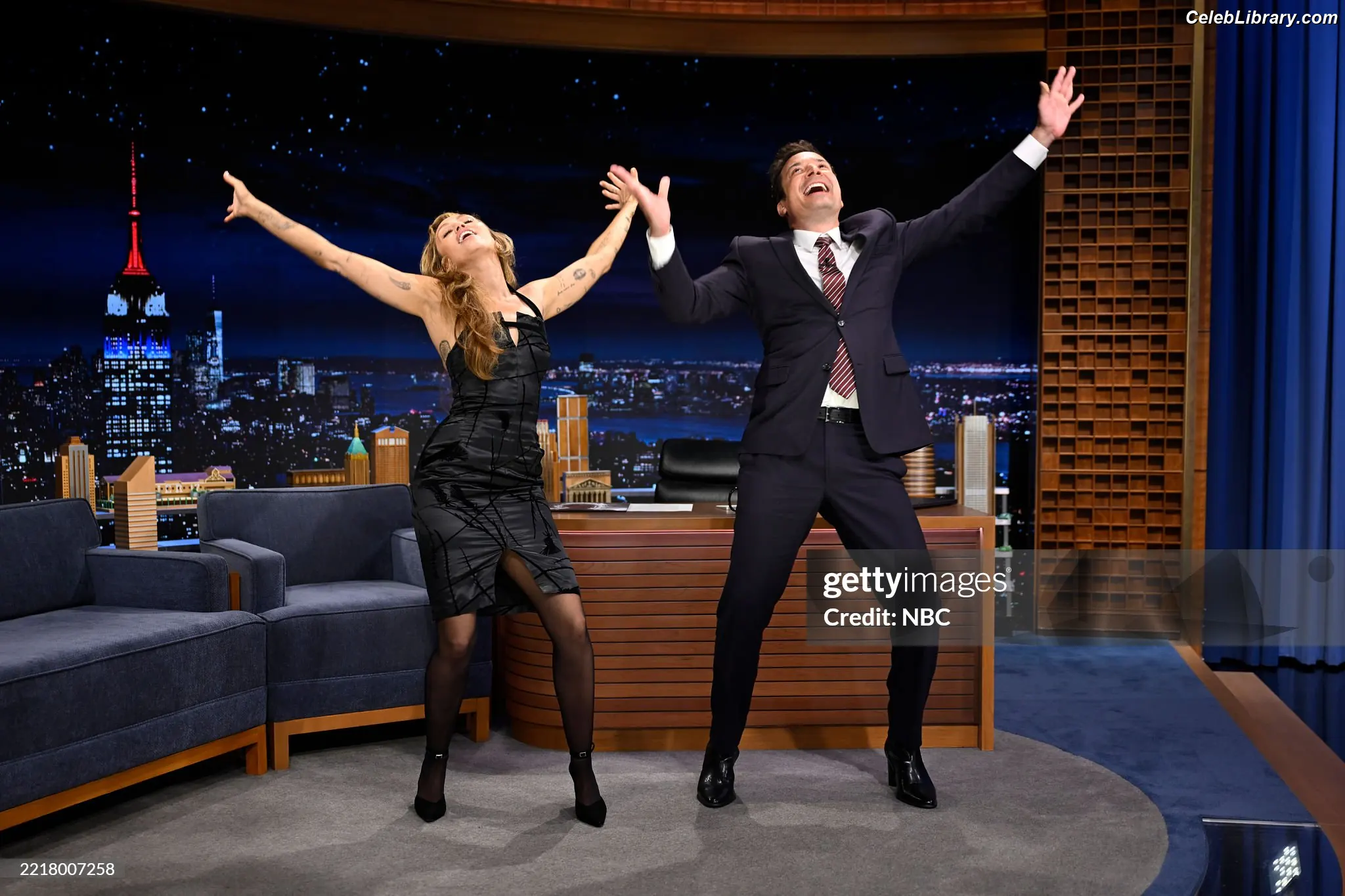 Miley Cyrus photo 13 of 2367