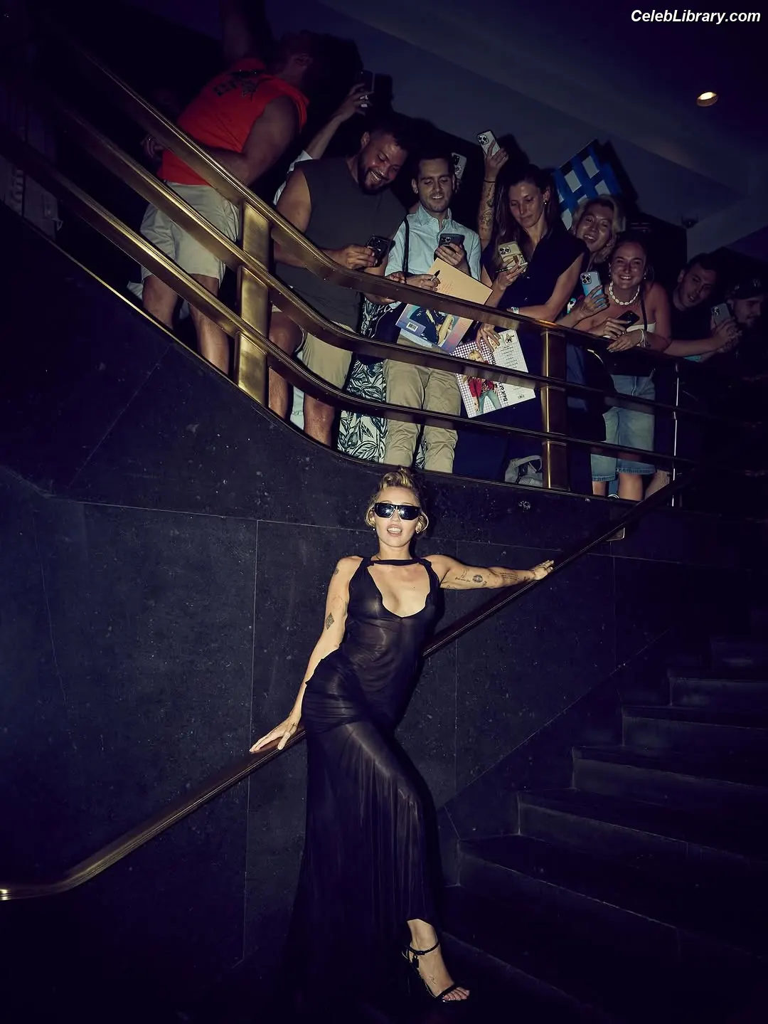 Miley Cyrus photo 19 of 2367