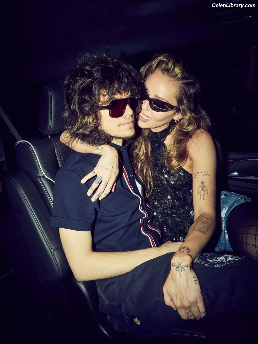 Miley Cyrus photo 7 of 2367