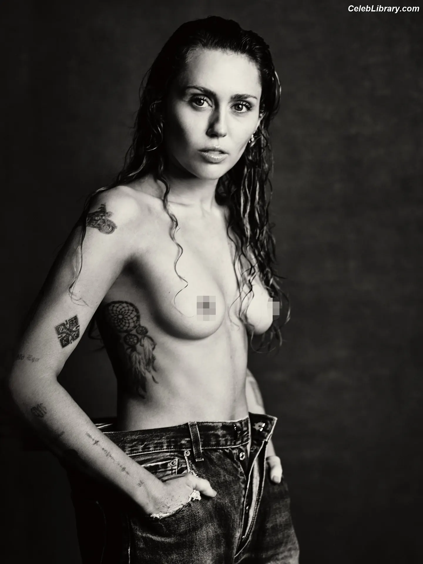 Miley Cyrus photo 14 of 2367