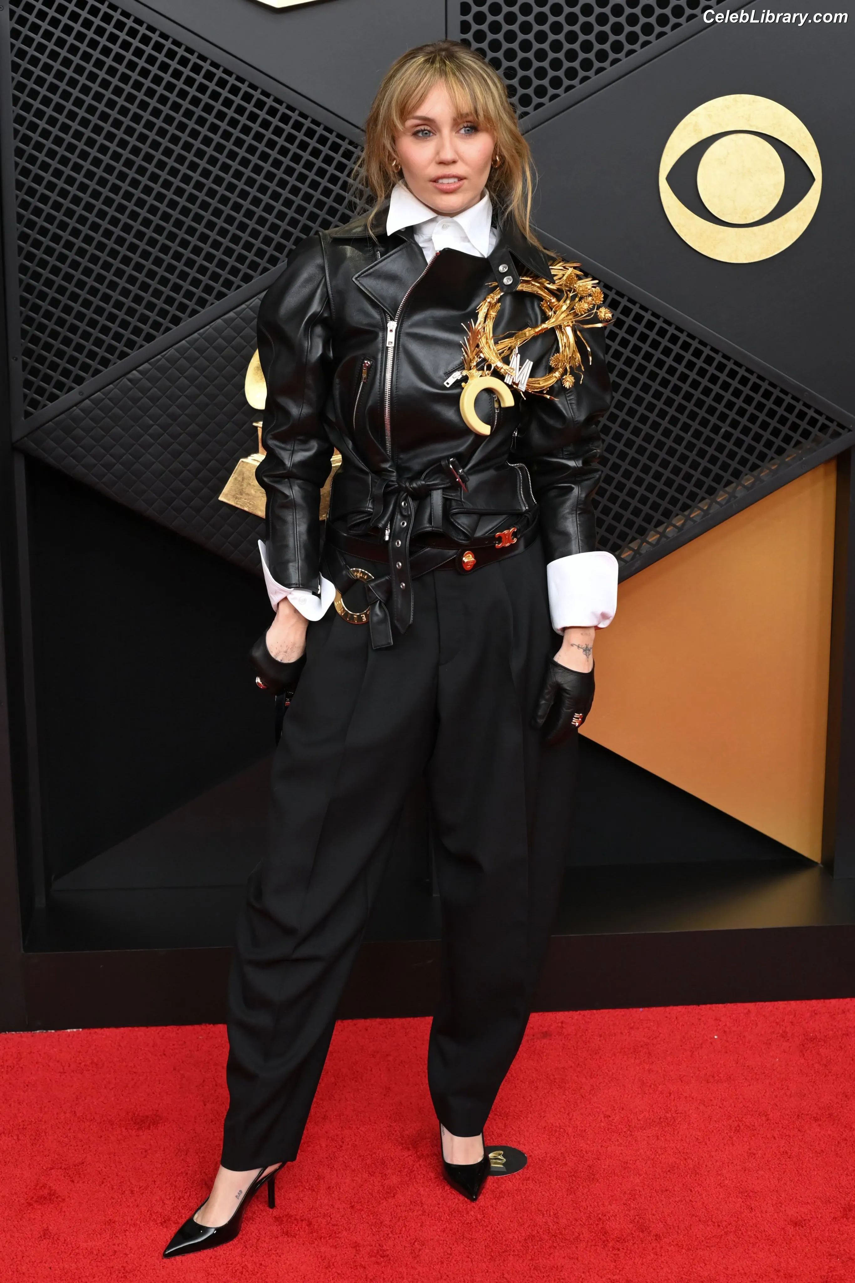 Miley Cyrus photo 21 of 2367