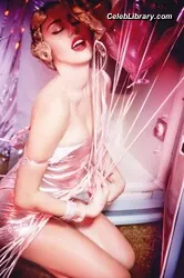 Miley Cyrus photo 19 of 2367