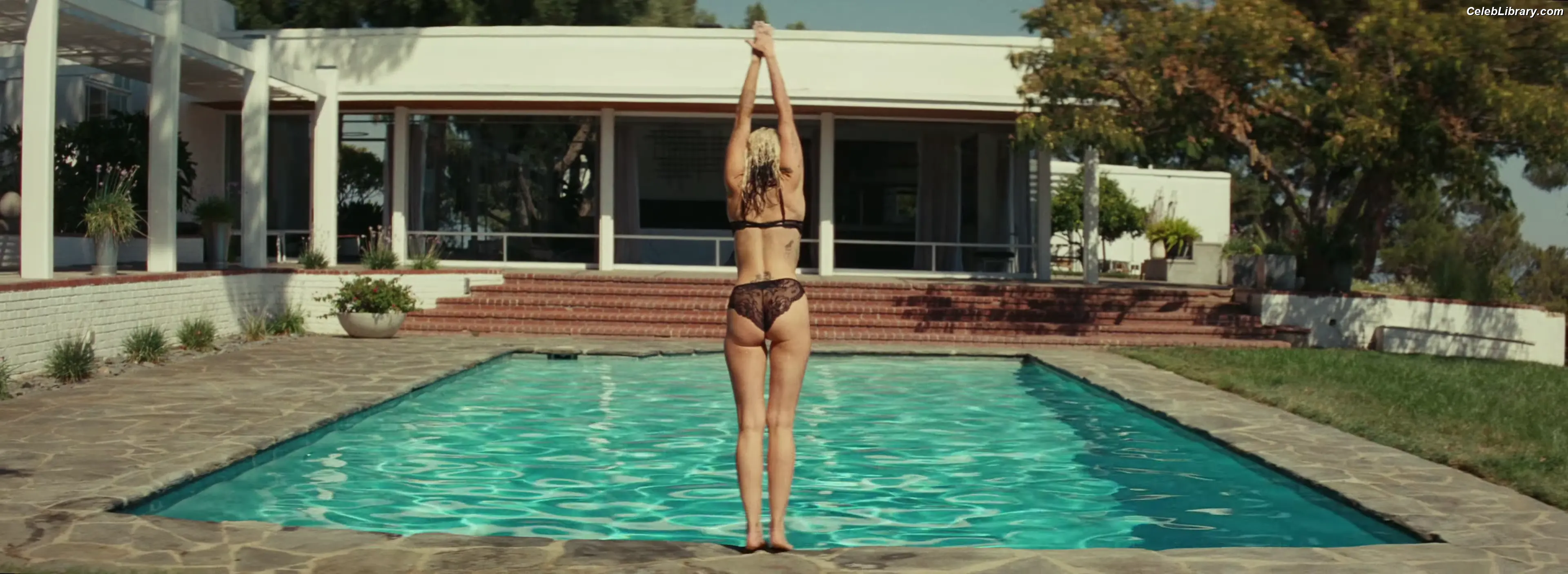Miley Cyrus photo 23 of 2367