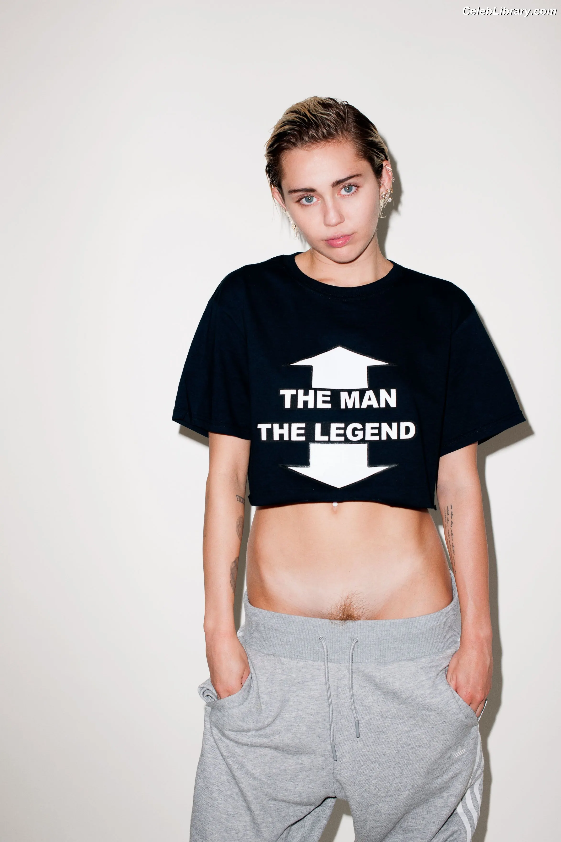 Miley Cyrus photo 15 of 2367