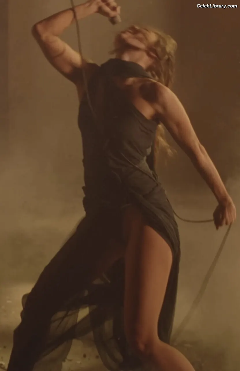Miley Cyrus photo 24 of 2367