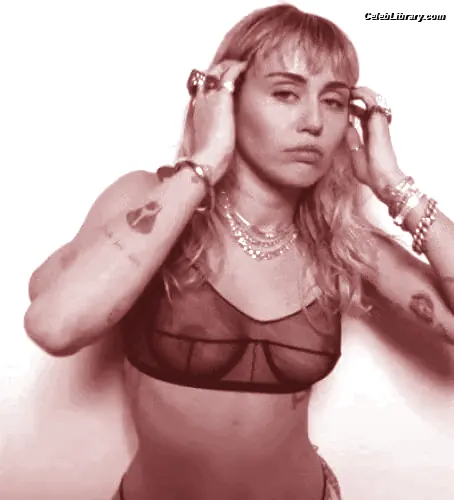 Miley Cyrus photo 14 of 2367