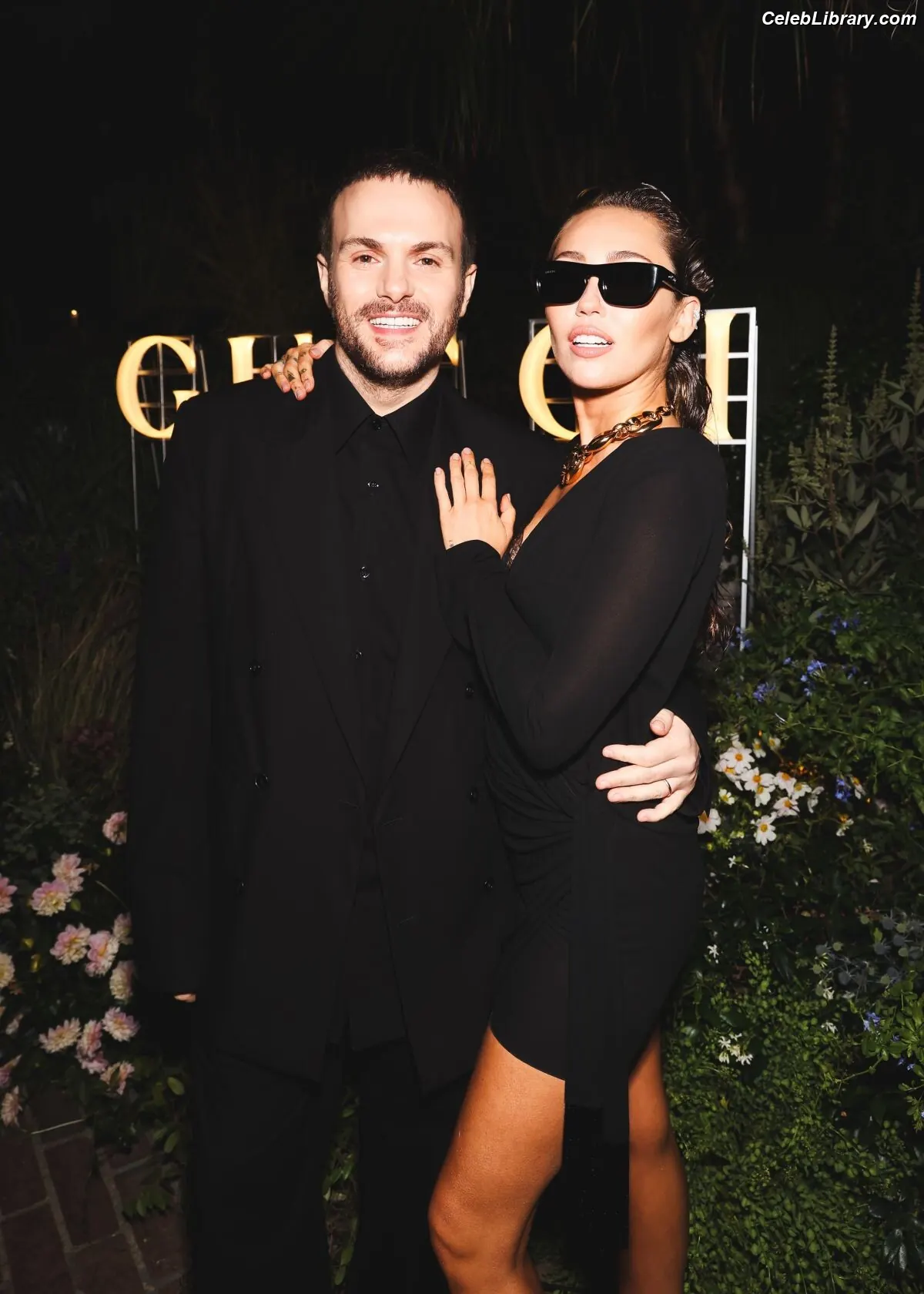 Miley Cyrus photo 24 of 2367