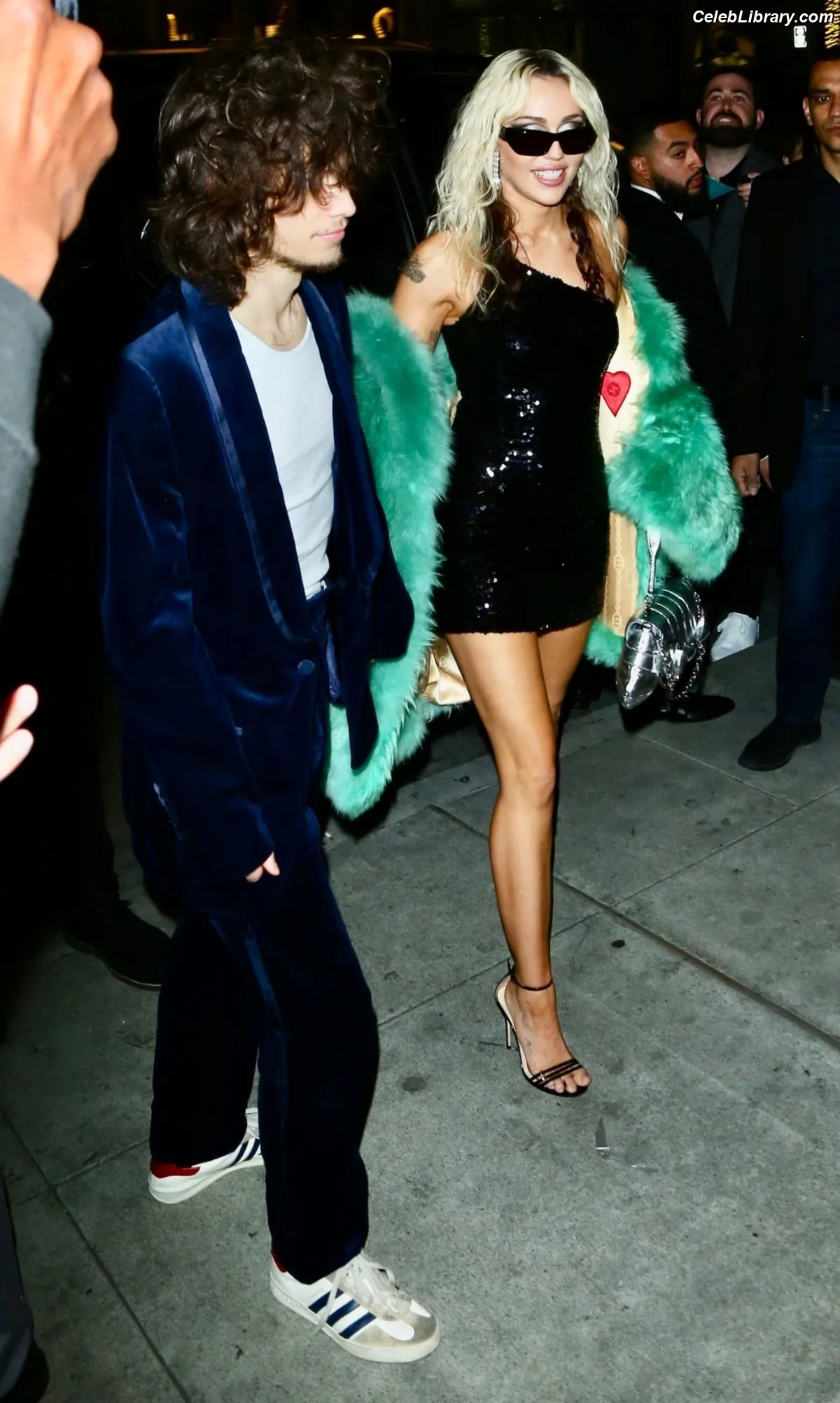 Miley Cyrus photo 13 of 2367