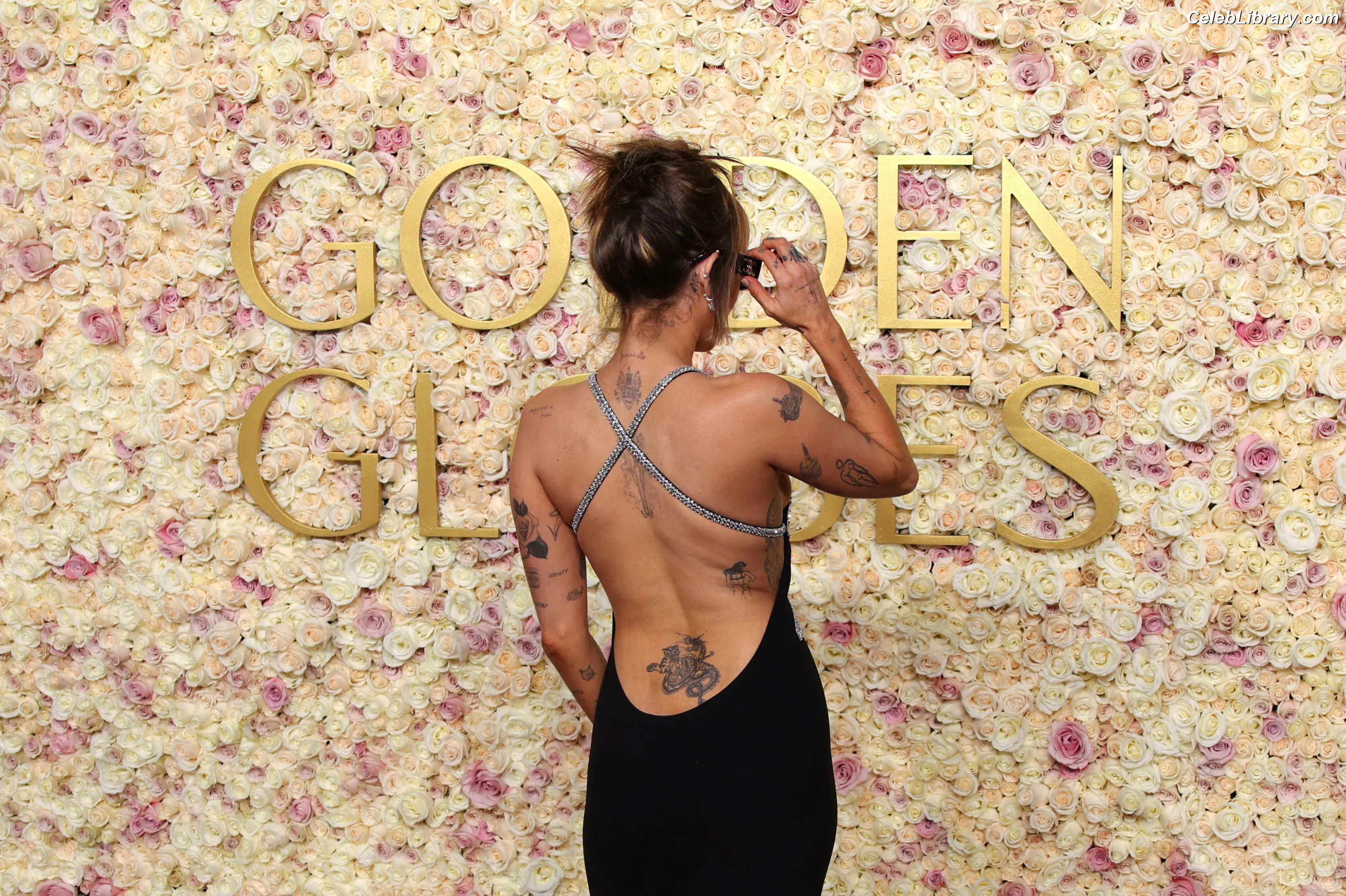 Miley Cyrus photo 21 of 2367