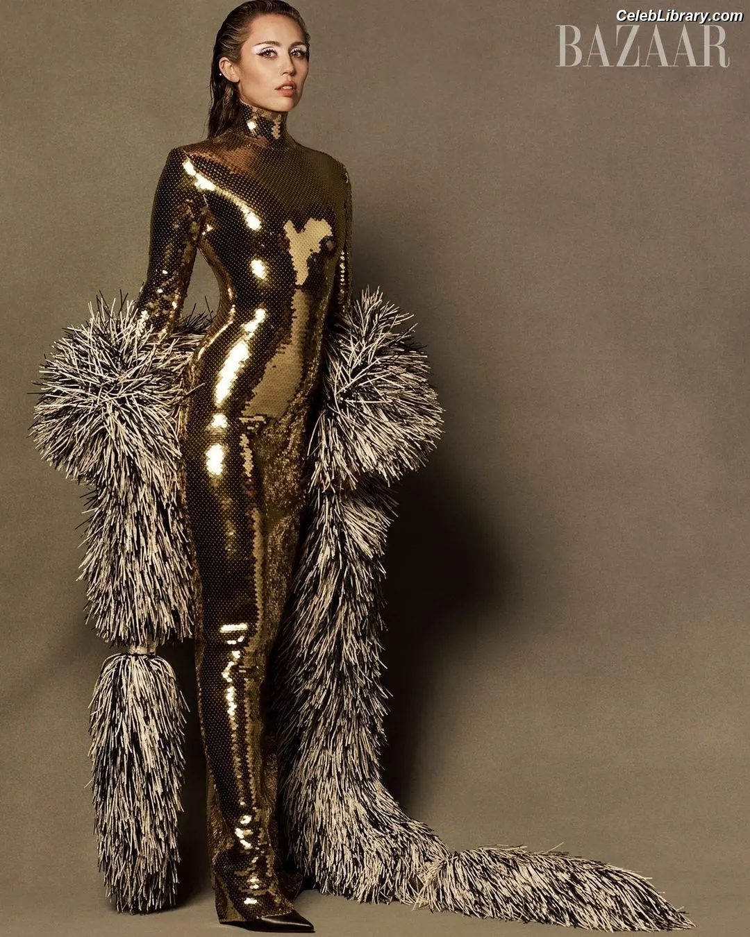 Miley Cyrus photo 6 of 2367