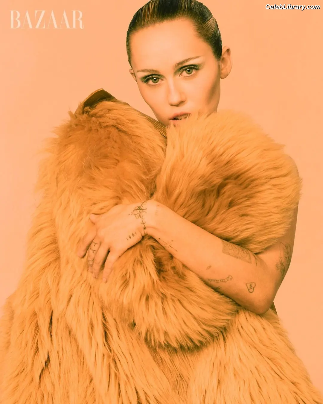 Miley Cyrus photo 11 of 2367
