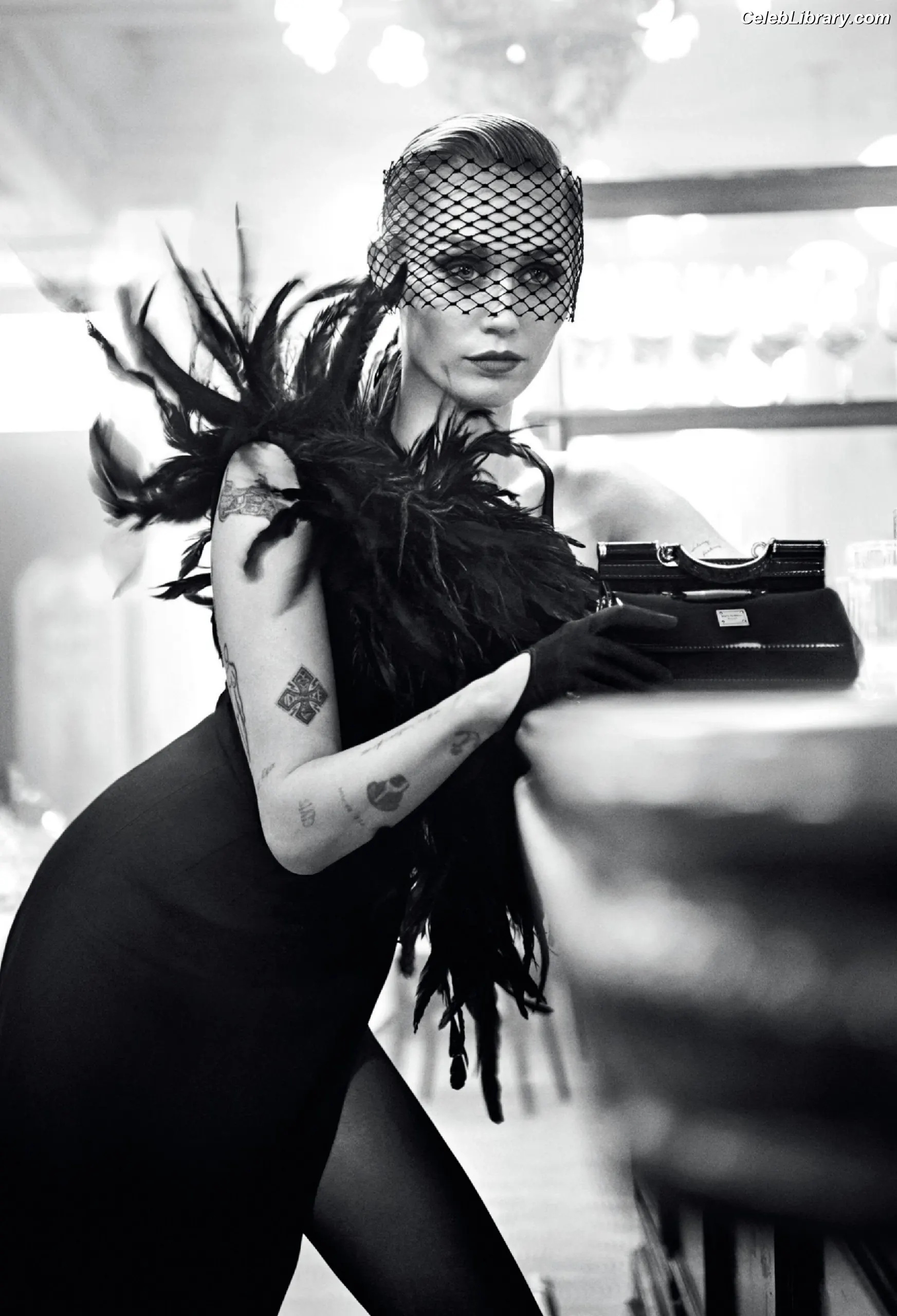 Miley Cyrus photo 20 of 2367