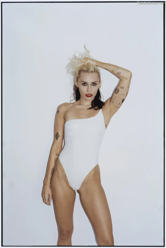Miley Cyrus photo 10 of 2351