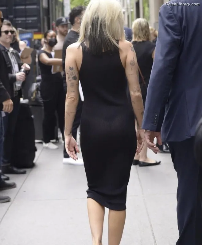 Miley Cyrus photo 14 of 2351
