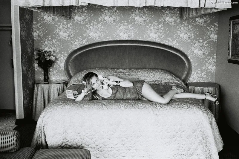 Miley Cyrus photo 5 of 2351