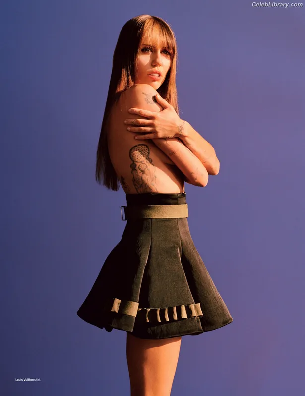 Miley Cyrus photo 14 of 2351