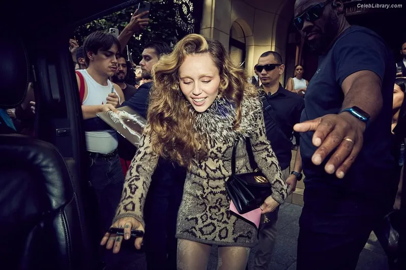 Miley Cyrus photo 8 of 2351