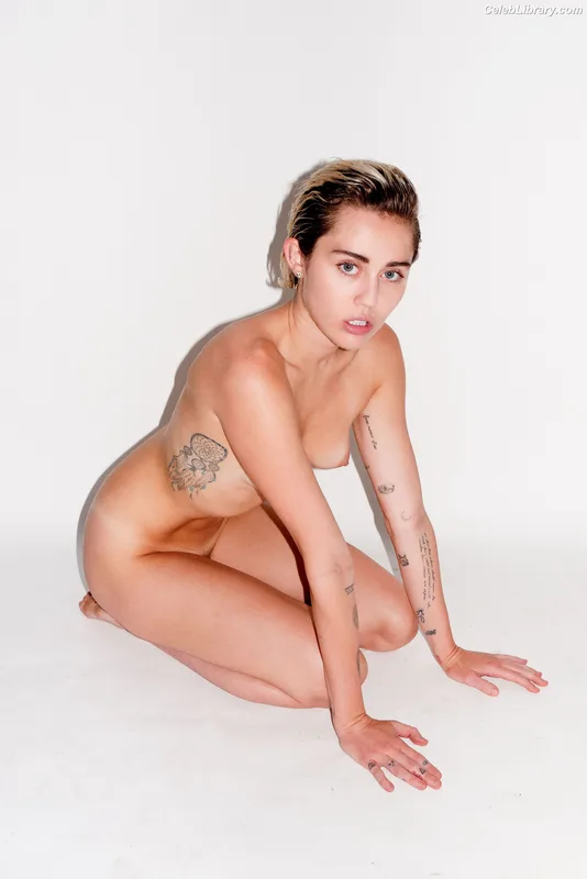 Miley Cyrus photo 5 of 2351