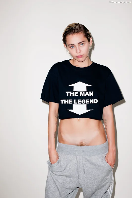 Miley Cyrus photo 9 of 2351