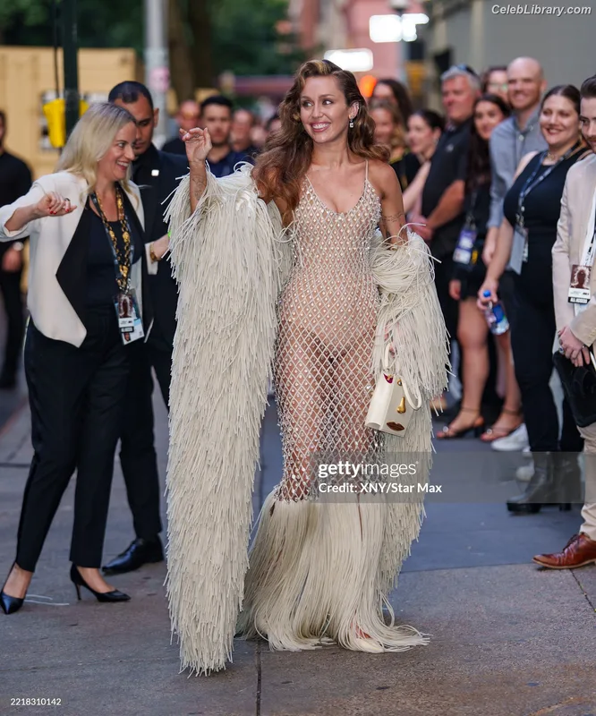 Miley Cyrus photo 12 of 2351