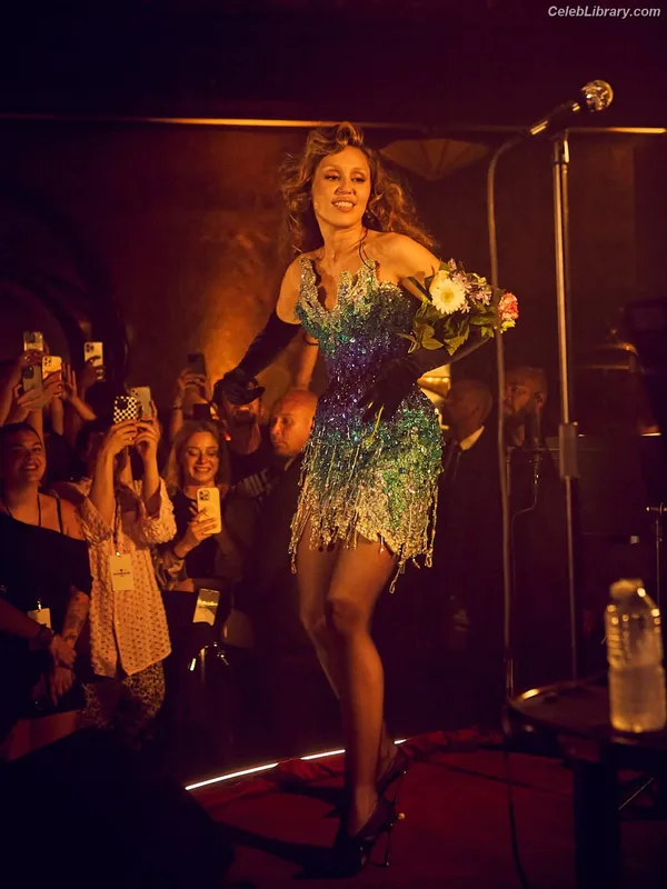Miley Cyrus photo 11 of 2351