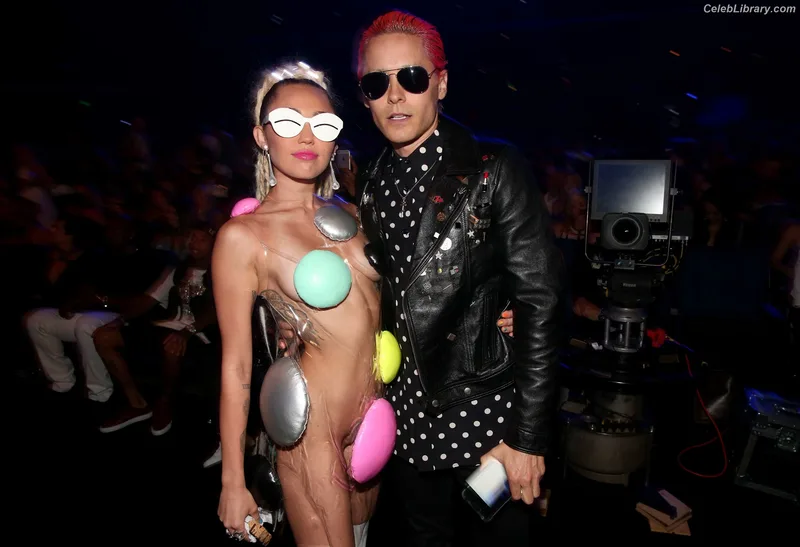 Miley Cyrus photo 4 of 2351