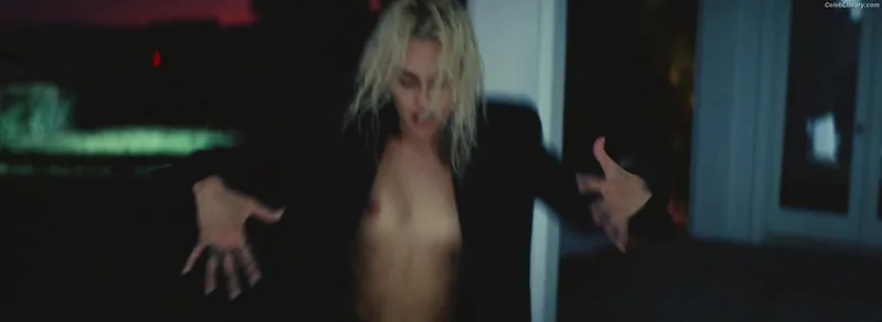 Miley Cyrus photo 23 of 2351
