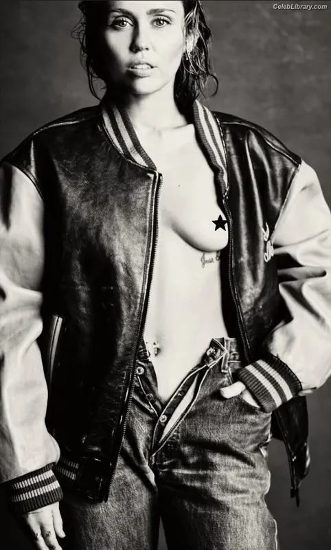 Miley Cyrus photo 21 of 2351