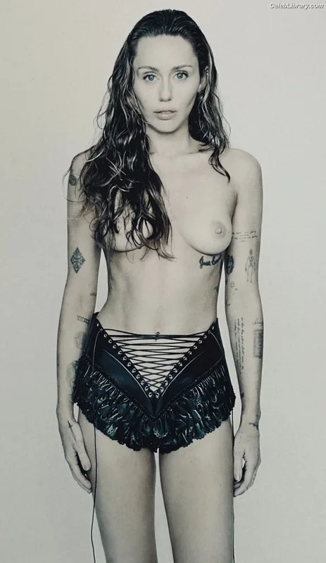 Miley Cyrus photo 24 of 2351