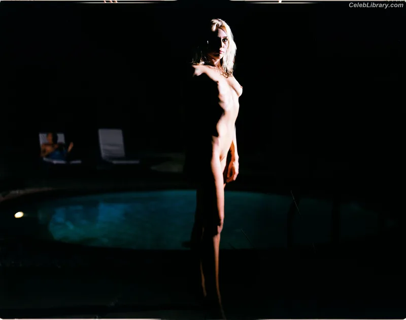 Miley Cyrus photo 4 of 2351