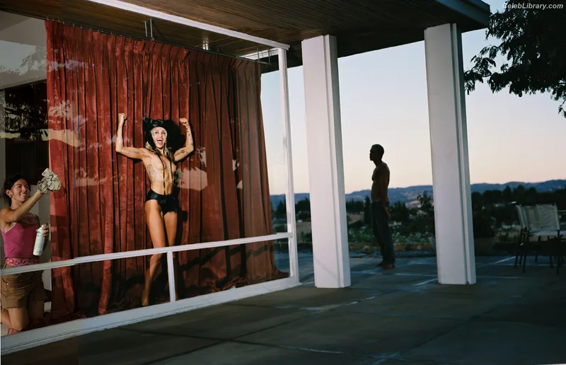 Miley Cyrus photo 8 of 2351
